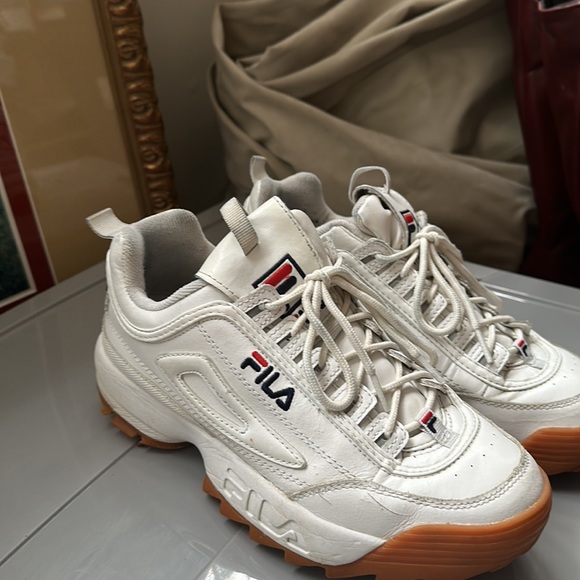 Fila shoes size 7.5 - Picture 2 of 2